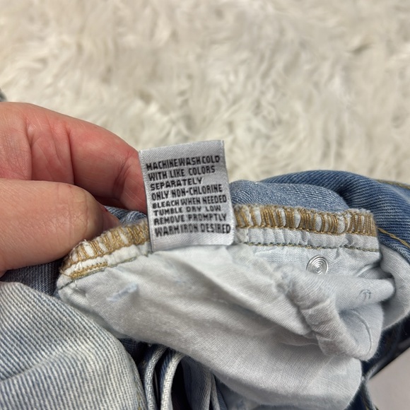 NWT Blue Savy High Rise Mom Fit Light Wash Distressed Jeans - Picture 9 of 9